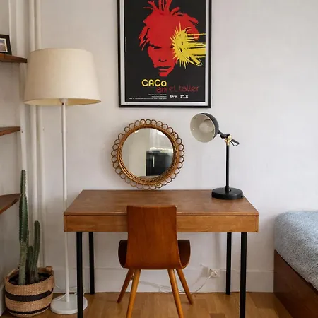 Cozy In Center Of *
