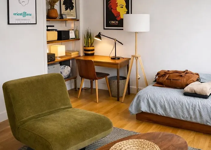 Hsh - Cozy In Center Of *